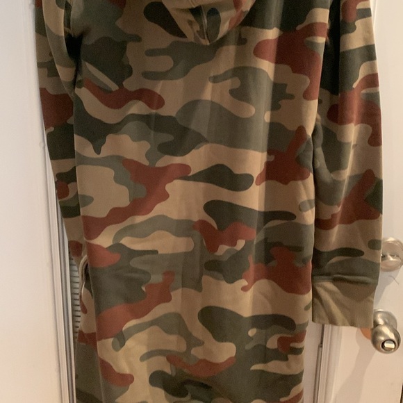 OnePiece Jumpsuit- camo - medium - full/single zipper - Picture 8 of 8